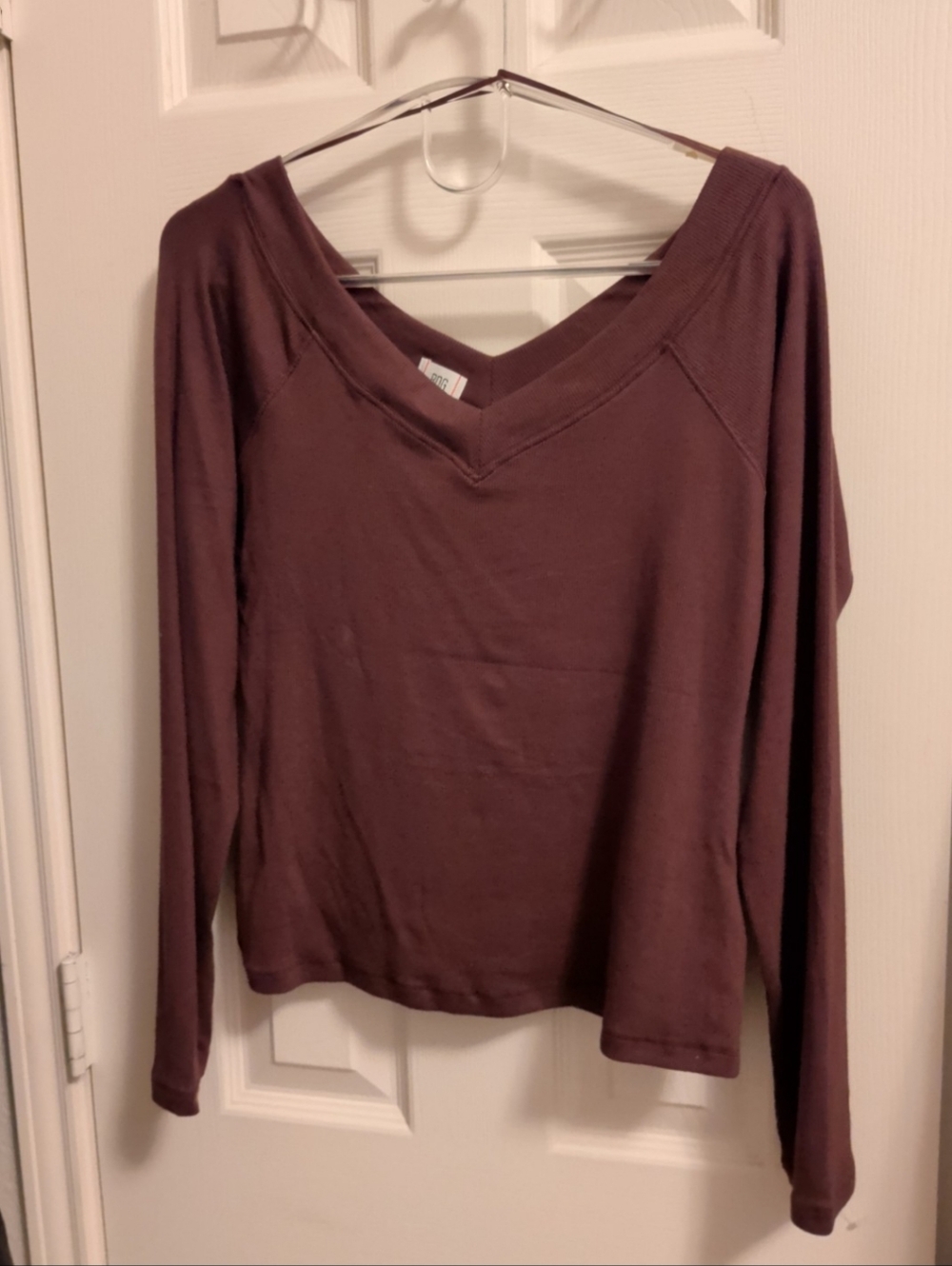 BDG V-Neck Long Sleeve Top